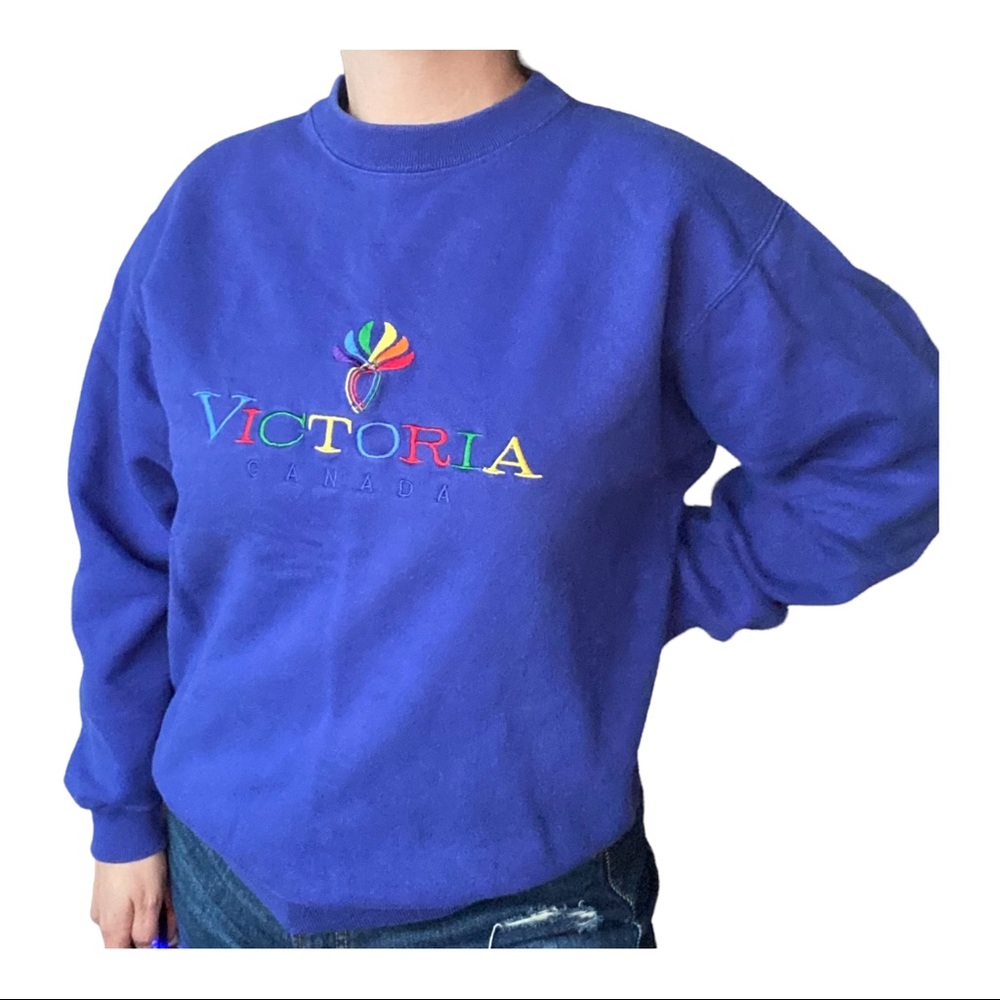 Vintage Victoria Canada crewneck sweatshirt. Unisex size small